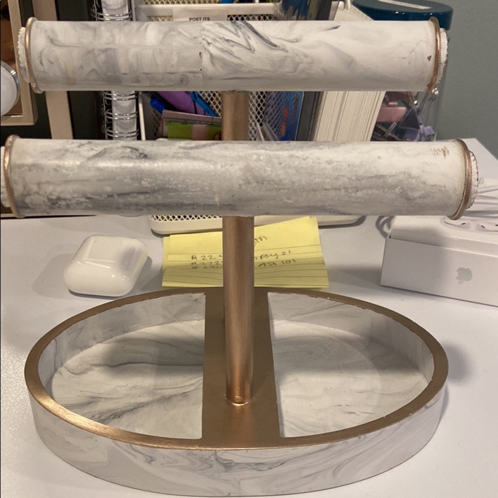 Jewelry organizer